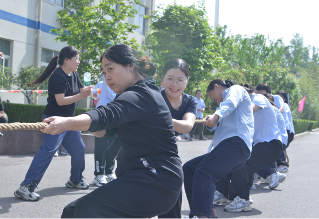 迎五一，展風(fēng)采——新風(fēng)光第二十一屆春季運(yùn)動會召開